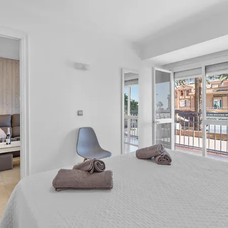 Beachfront بينالماذينا